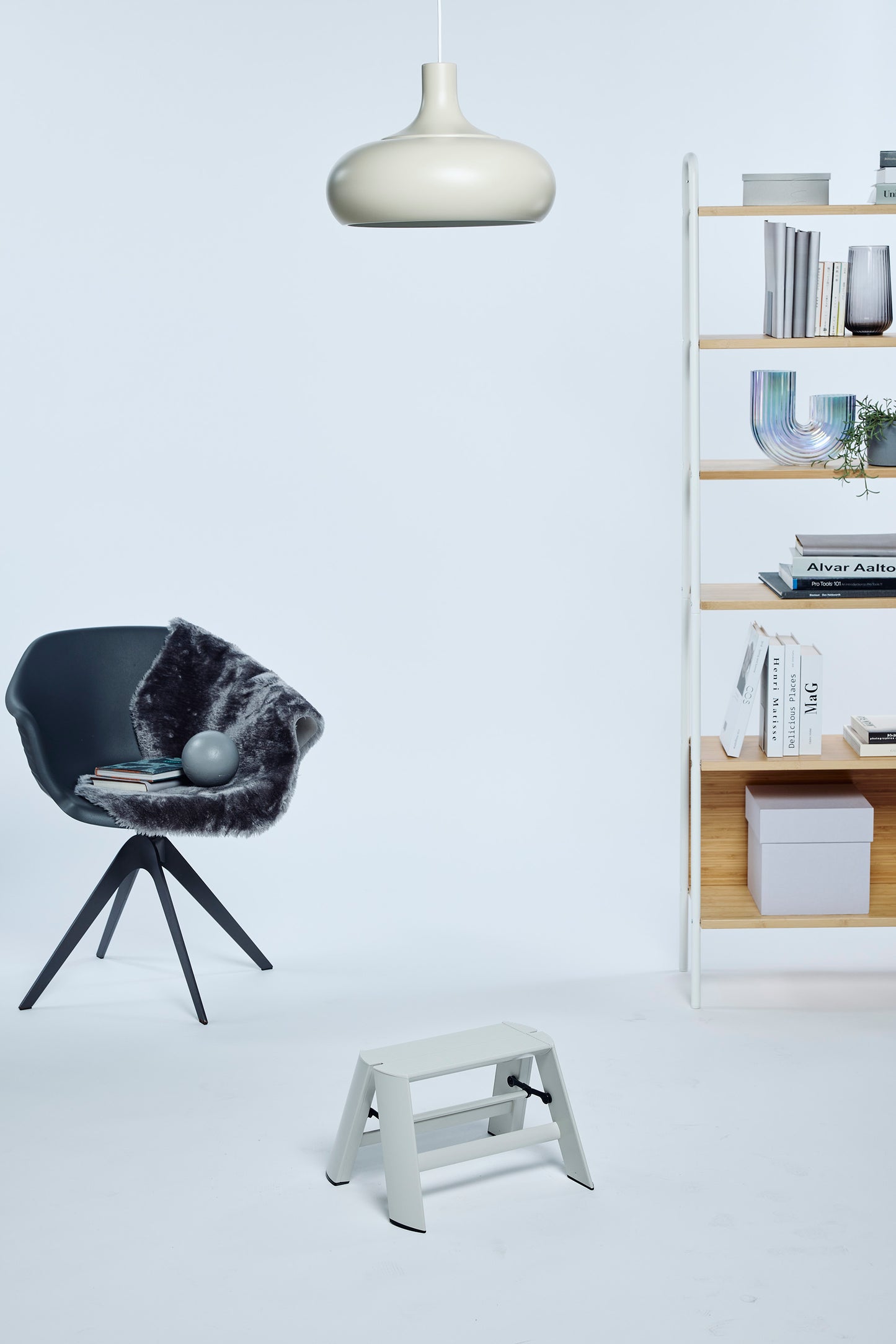 lucano step ladder 1-step CRYSTAL GRAY