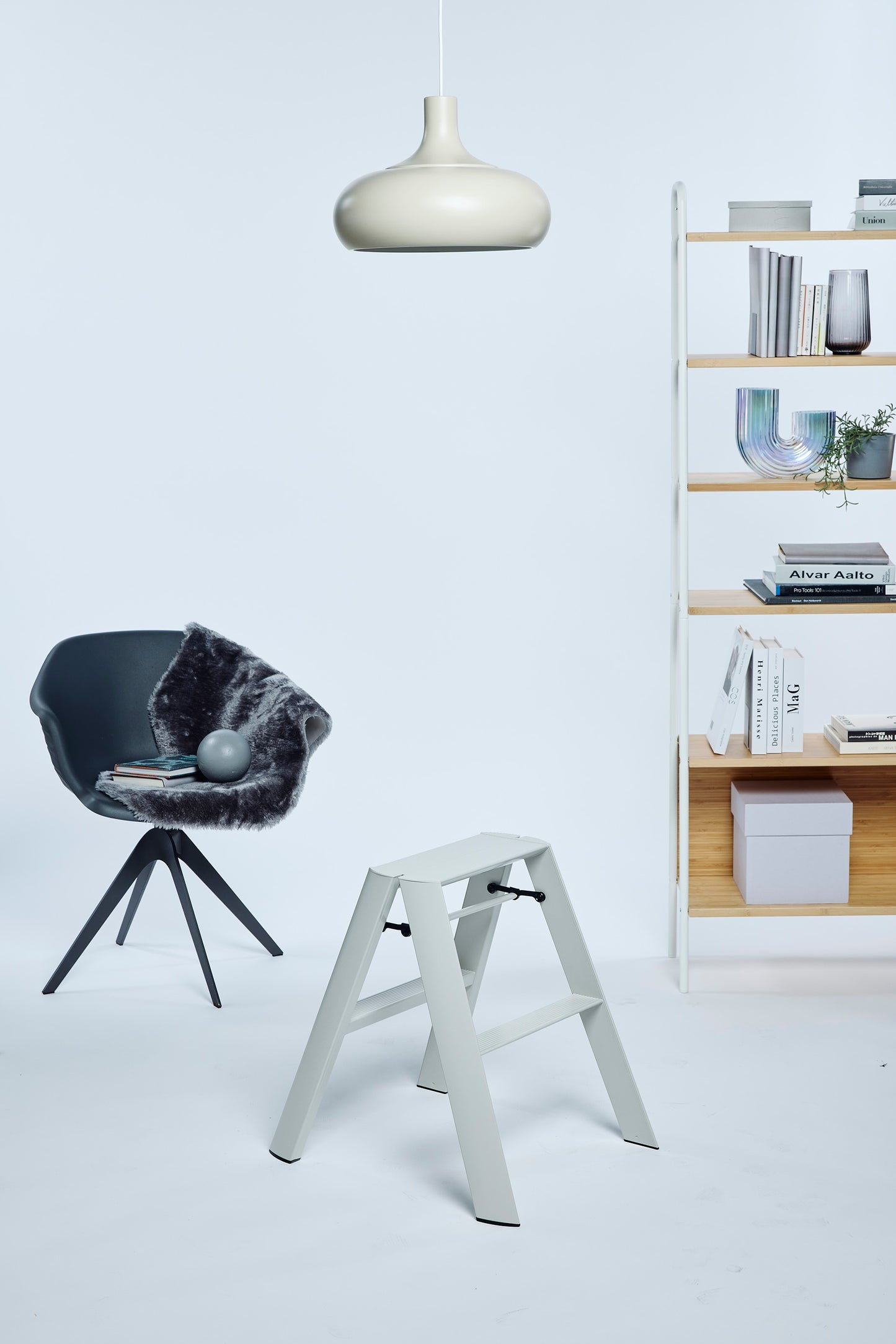 lucano step ladder 2-step CRYSTAL GRAY