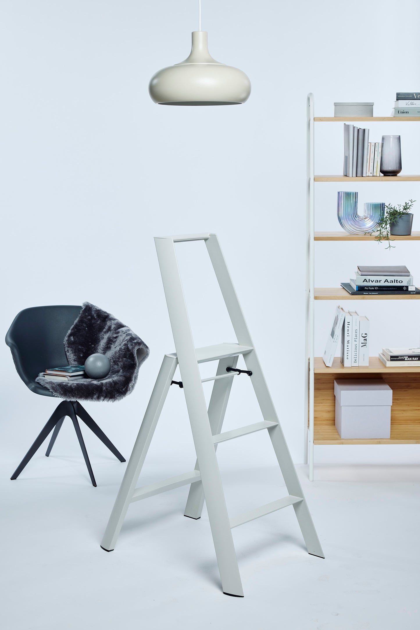 lucano step ladder 3-step CRYSTAL GRAY