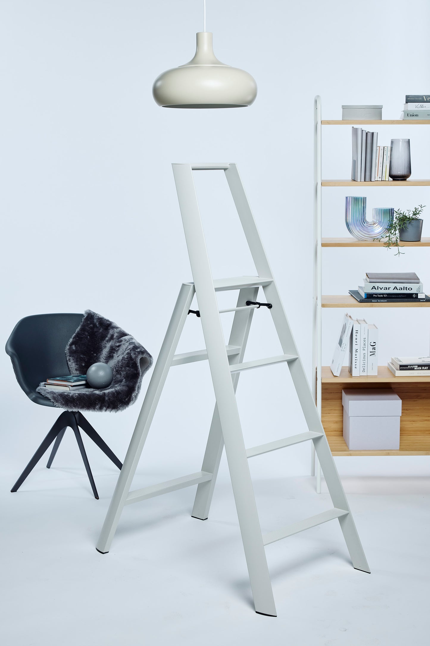 lucano step ladder 4-step CRYSTAL GRAY